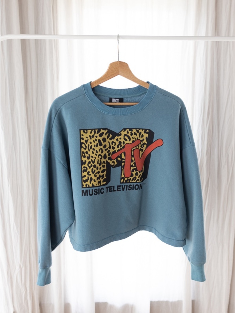 MTV Dusty Blue Cropped Sweatshirt with Leopard Logo size S but oversized fit
